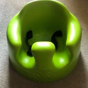 Bumbo seat with tray table